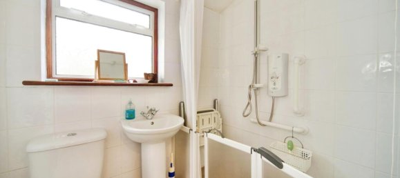 3 chambres Maison à Forest Gate, United Kingdom No. 11393 12