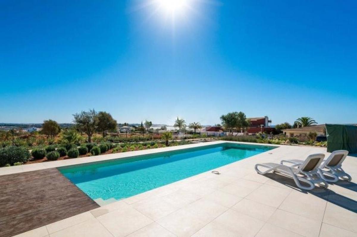 Villa de 4 dormitorios en Lagos, Portugal No. 4136