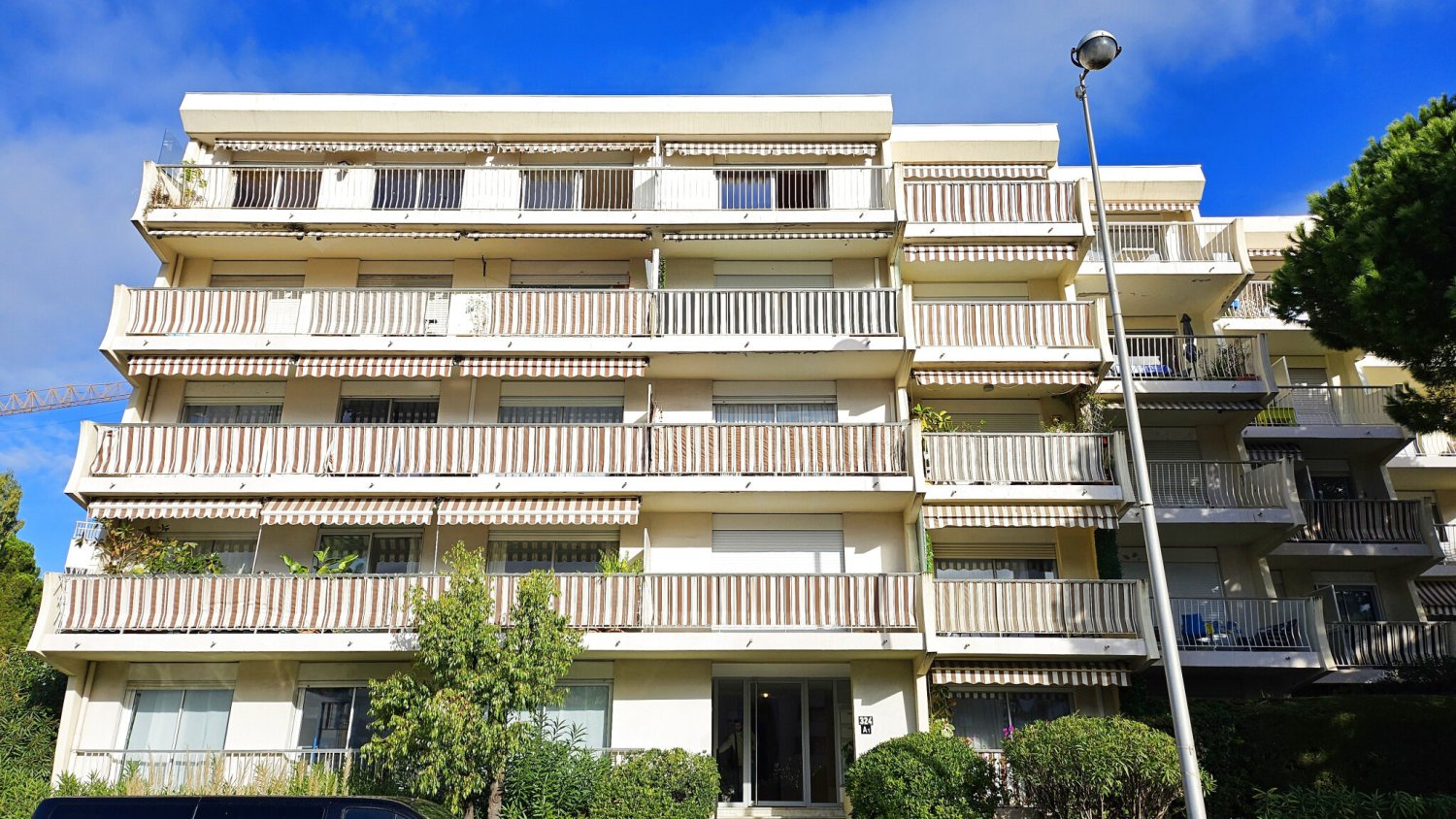 Apartamento de 2 dormitorios en Saint-Laurent-du-Var, France No. 345903
