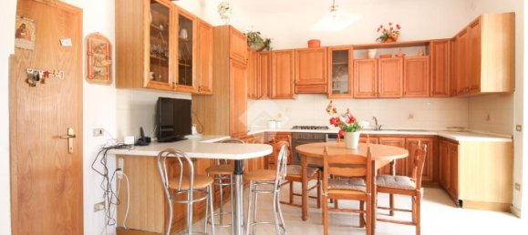 8 غرف نوم منزل في Martinsicuro, Italy رقم 273345 10