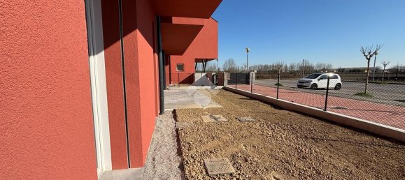 3 rooms Apartment in San Biagio di Callalta, Italy No. 171393 2