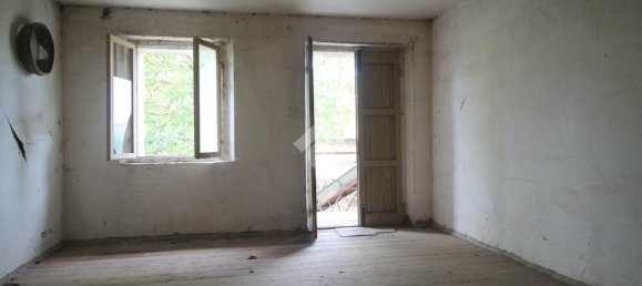 6 rooms House in Udine, Italy No. 24350 10