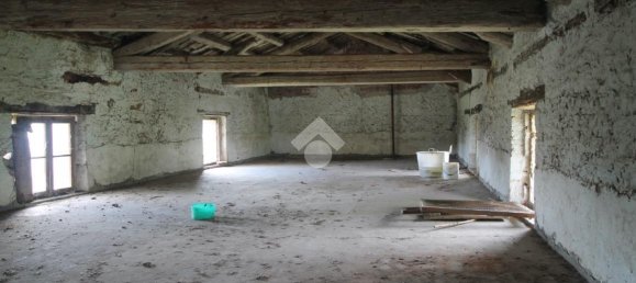 6 rooms House in Udine, Italy No. 24350 11