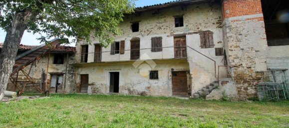 6 rooms House in Udine, Italy No. 24350 4