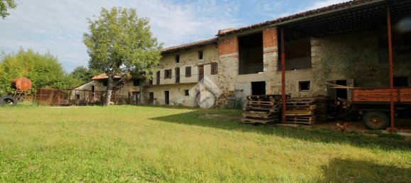 6 rooms House in Udine, Italy No. 24350 2