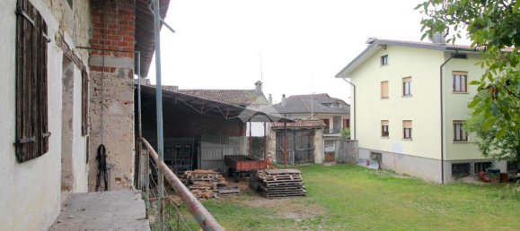 6 rooms House in Udine, Italy No. 24350 6