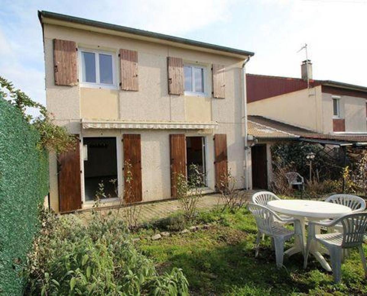 3 chambres Maison à Montbrison, France No. 28696