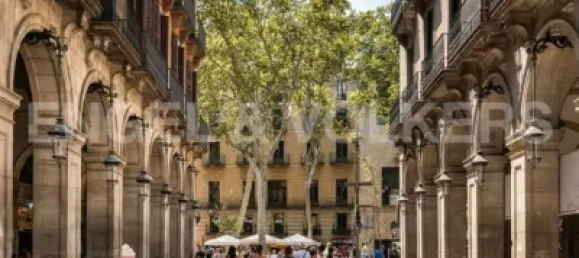 2 bedrooms Apartment in Ciutat Vella, Spain No. 112741 5