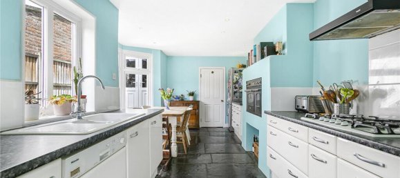 4 bedrooms House in Barnet, United Kingdom No. 6484 9