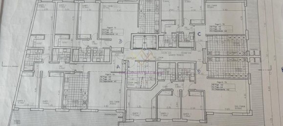 Duplex T4 em Odivelas, Portugal N.º 84541 39