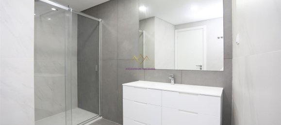 Duplex T4 em Odivelas, Portugal N.º 84541 16