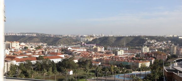 Duplex T4 em Odivelas, Portugal N.º 84541 37