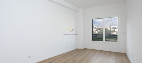 Duplex T4 em Odivelas, Portugal N.º 84541 22