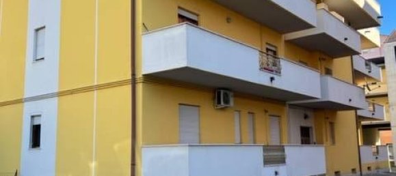 3 rooms Apartment in Chieti, Italy No. 149772 2