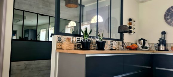 Casa de 4 dormitorios en Puynormand, France No. 101968 5