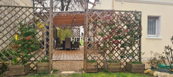 Casa de 4 dormitorios en Puynormand, France No. 101968 2