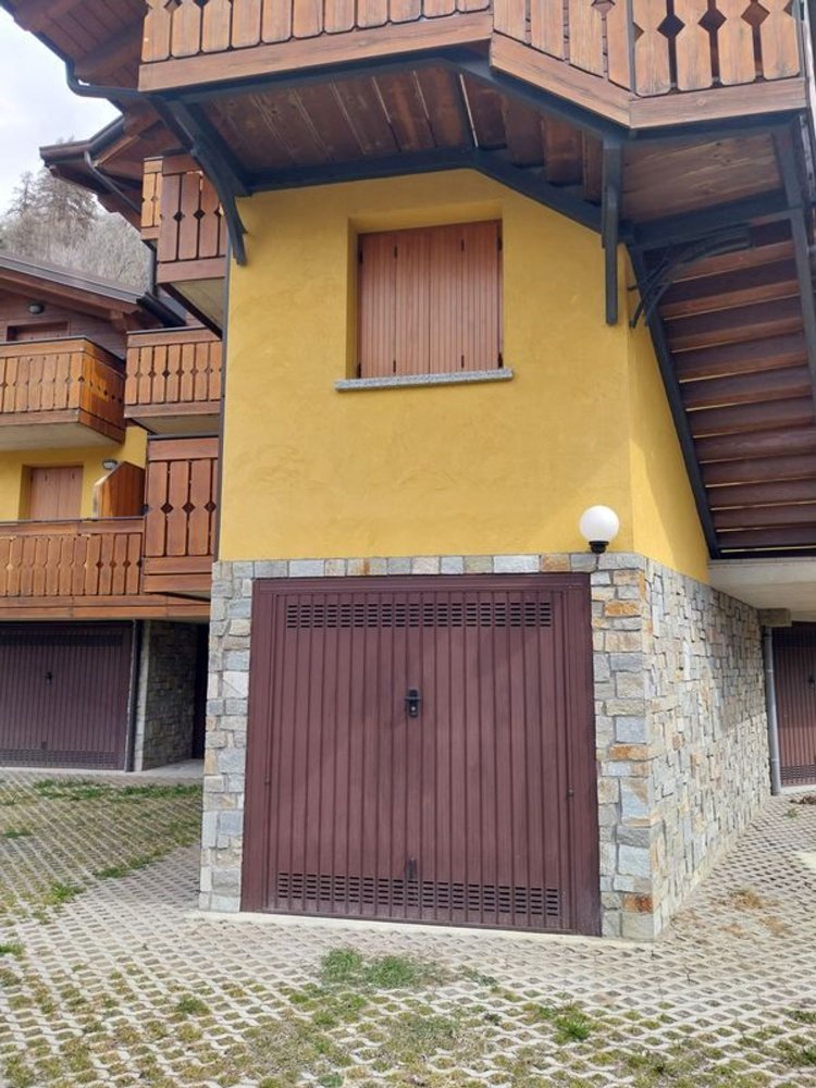 3غرفة شقة في Brescia, Italy رقم 141600