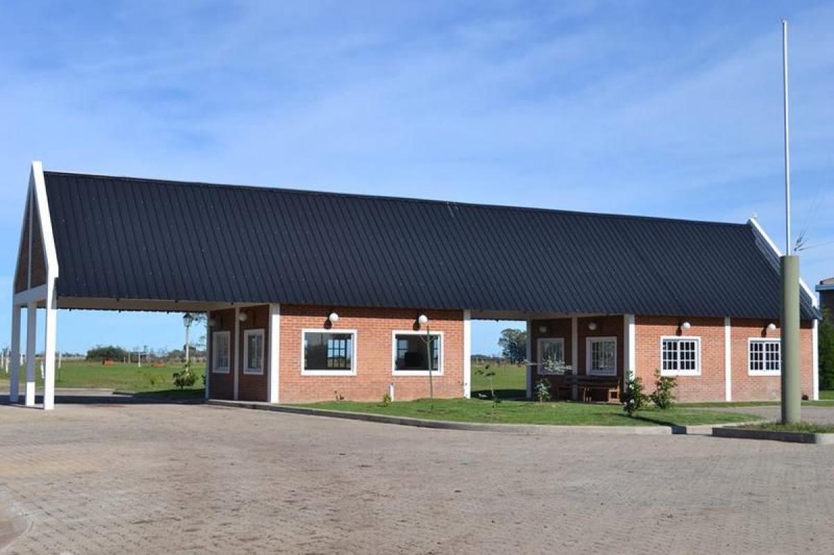  Land in Ezeiza, Argentina No. 42985