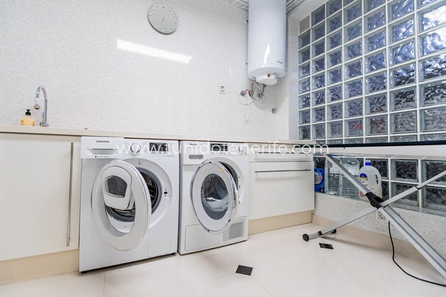 Дом с 6 спальнями в Адехе, Испания № 115900