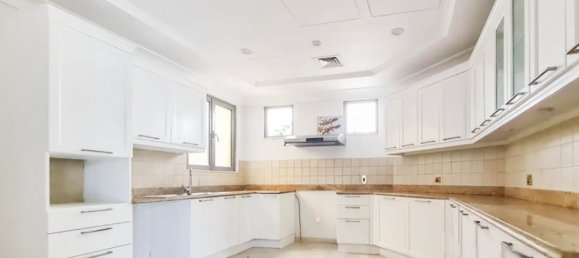 4 bedrooms Villa in Palm Jumeirah, UAE No. 19176 2