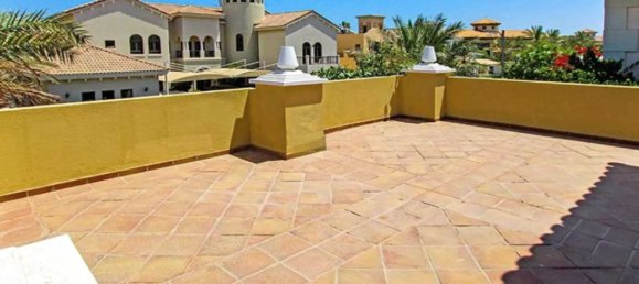 4 bedrooms Villa in Palm Jumeirah, UAE No. 19176 5