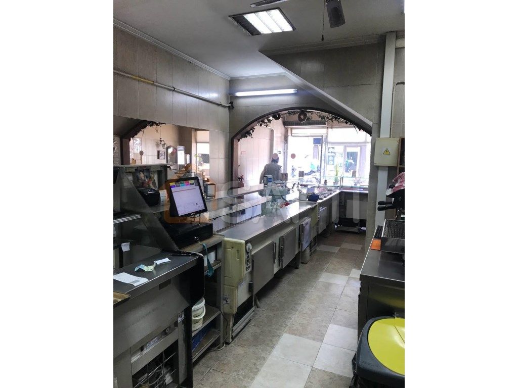 Коммерческая недвижимость 500м² в Канелаш, Португалия № 47815