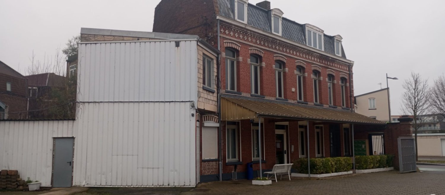 1400m² Building in Douai, France No. 44316