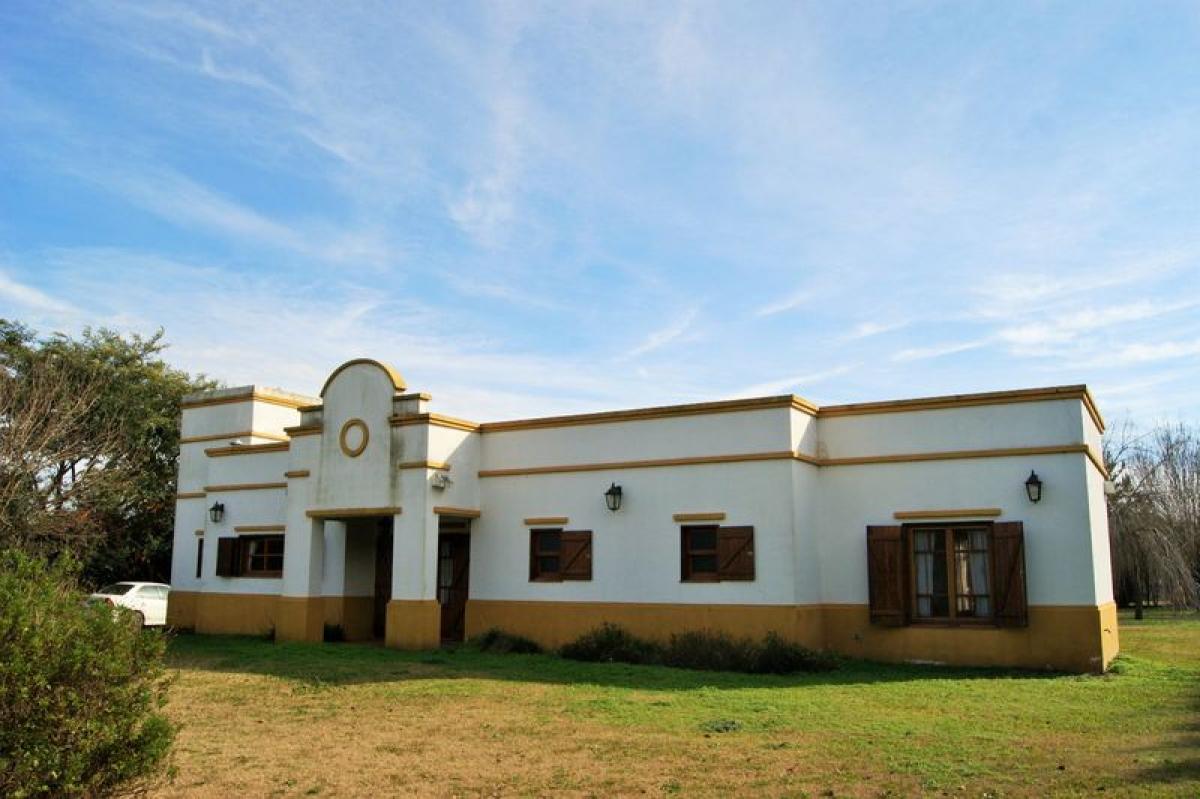 2 bedrooms House in Buenos Aires, Argentina No. 81489