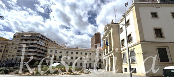 4 Schlafzimmer Wohnung in Alicante, Spain, Nr. 70107 50