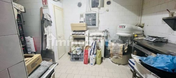 1 room Commercial property in Naples, Italy No. 10508 2