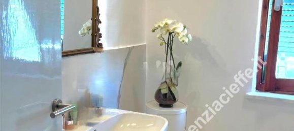 6غرفة شقة في Massa, Italy رقم 11639 14