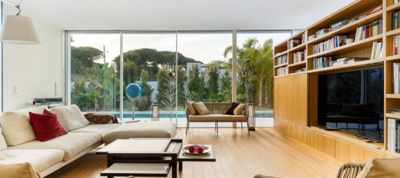 4 bedrooms Villa in Cascais, Portugal No. 122111 2