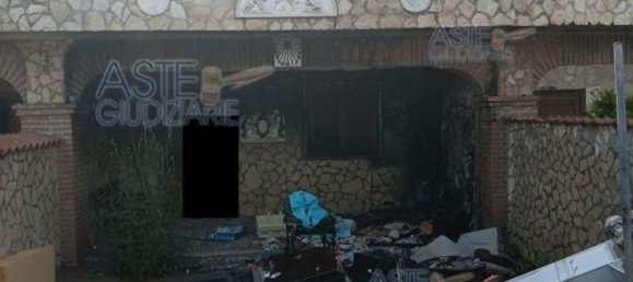 5-salle Appartement à Sant'Angelo Romano, Italy No. 292317 10