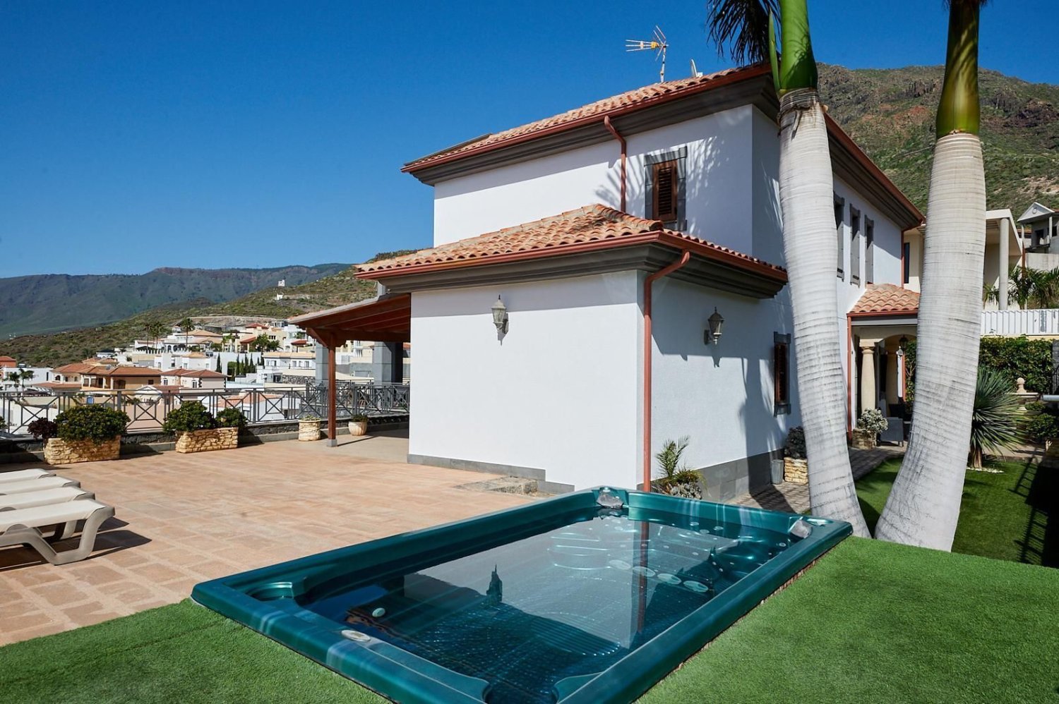 4 bedrooms Villa in Adeje, Spain No. 126153