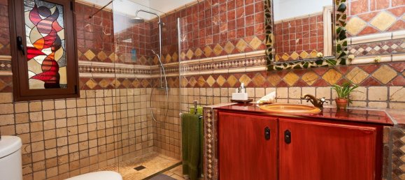 4 bedrooms Villa in Adeje, Spain No. 126153 3