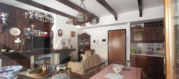 3-salle Appartement à Rivisondoli, Italy No. 20637 5