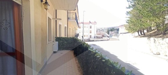 3-salle Appartement à Rivisondoli, Italy No. 20637 2