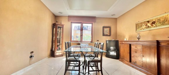 4 rooms Apartment in Mugnano di Napoli, Italy No. 17665 10