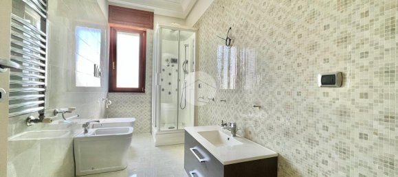 4 rooms Apartment in Mugnano di Napoli, Italy No. 17665 16