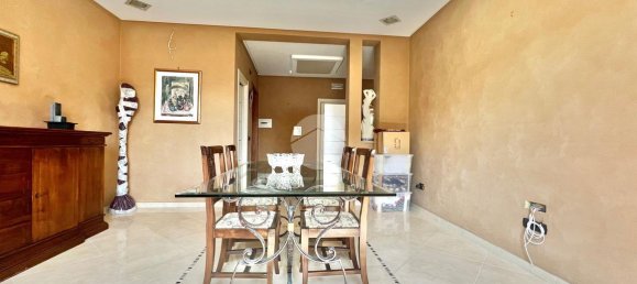 4 rooms Apartment in Mugnano di Napoli, Italy No. 17665 8