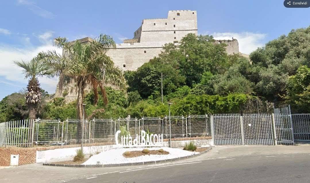 5 rooms Apartment in Bacoli, Italy No. 370499