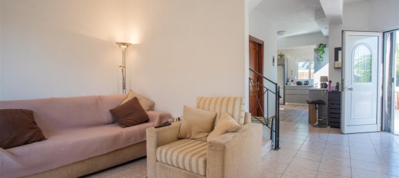 2 bedrooms Commercial property in Chania, Greece No. 8837 2