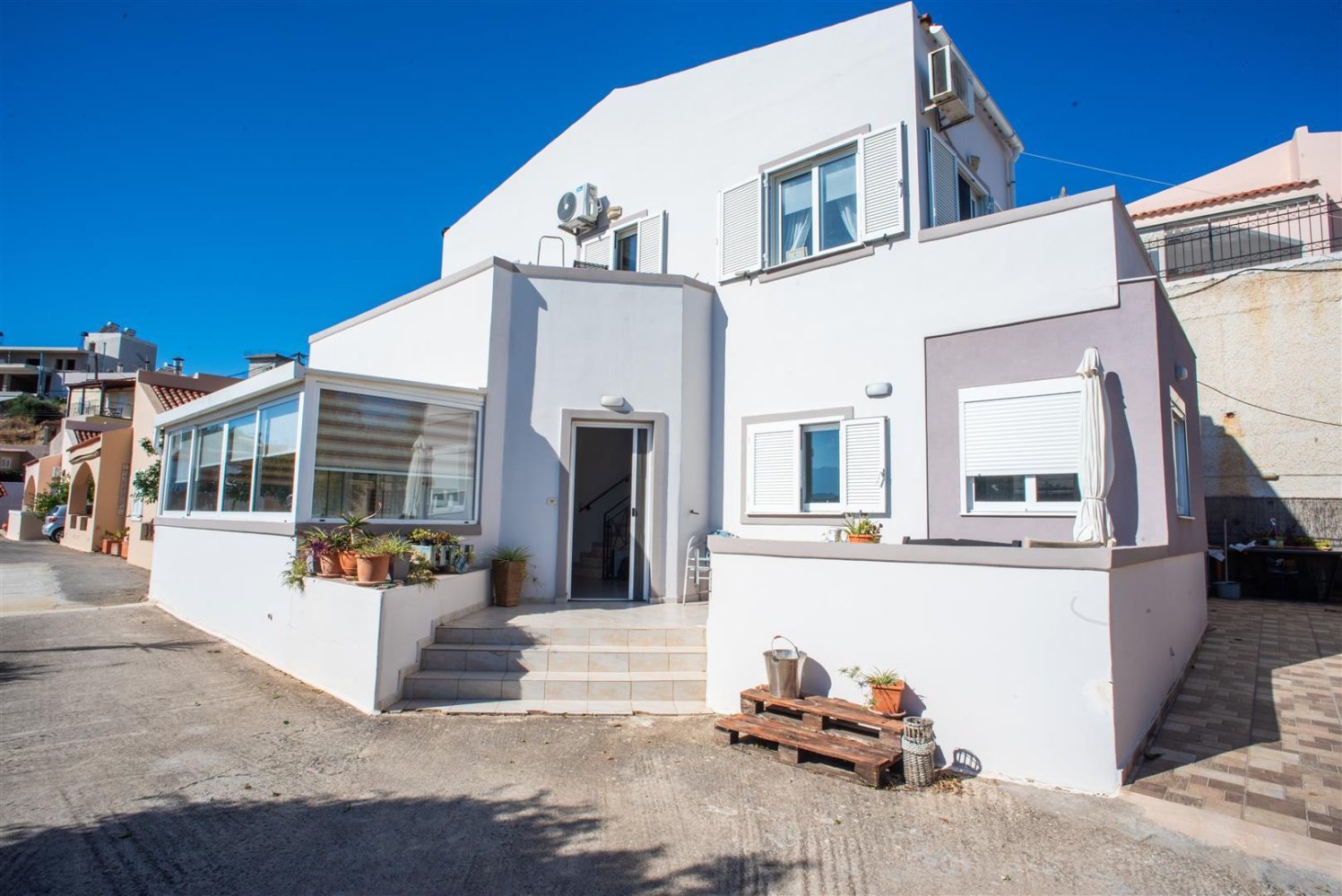 2 bedrooms Commercial property in Chania, Greece No. 8837