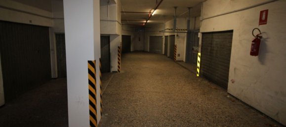 Garaje en Genoa, Italy 12 m² No. 36614 6