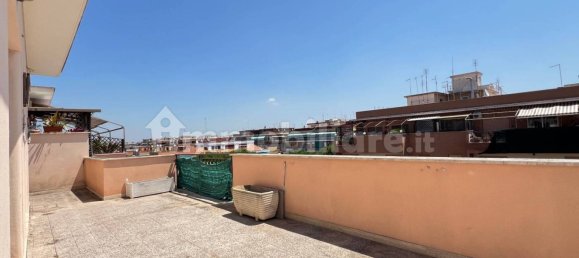 Пентхаус с 2 спальнями в Рим, Италия № 312904 10