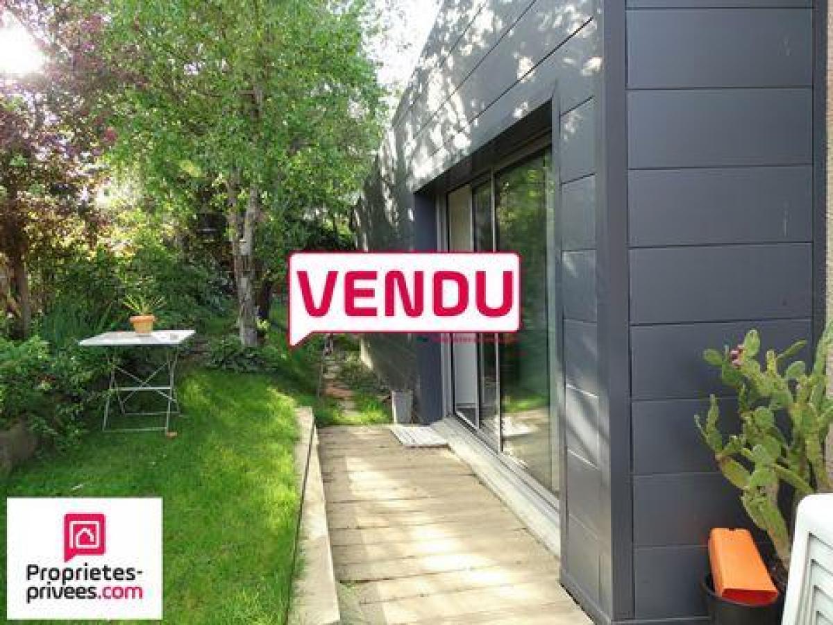 Casa de 4 dormitorios en Angers, France No. 25209