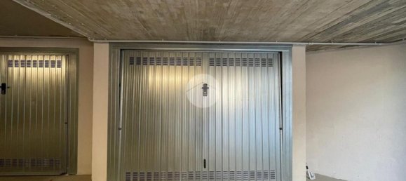 19m² Garage in Magenta, Italy No. 333294 3