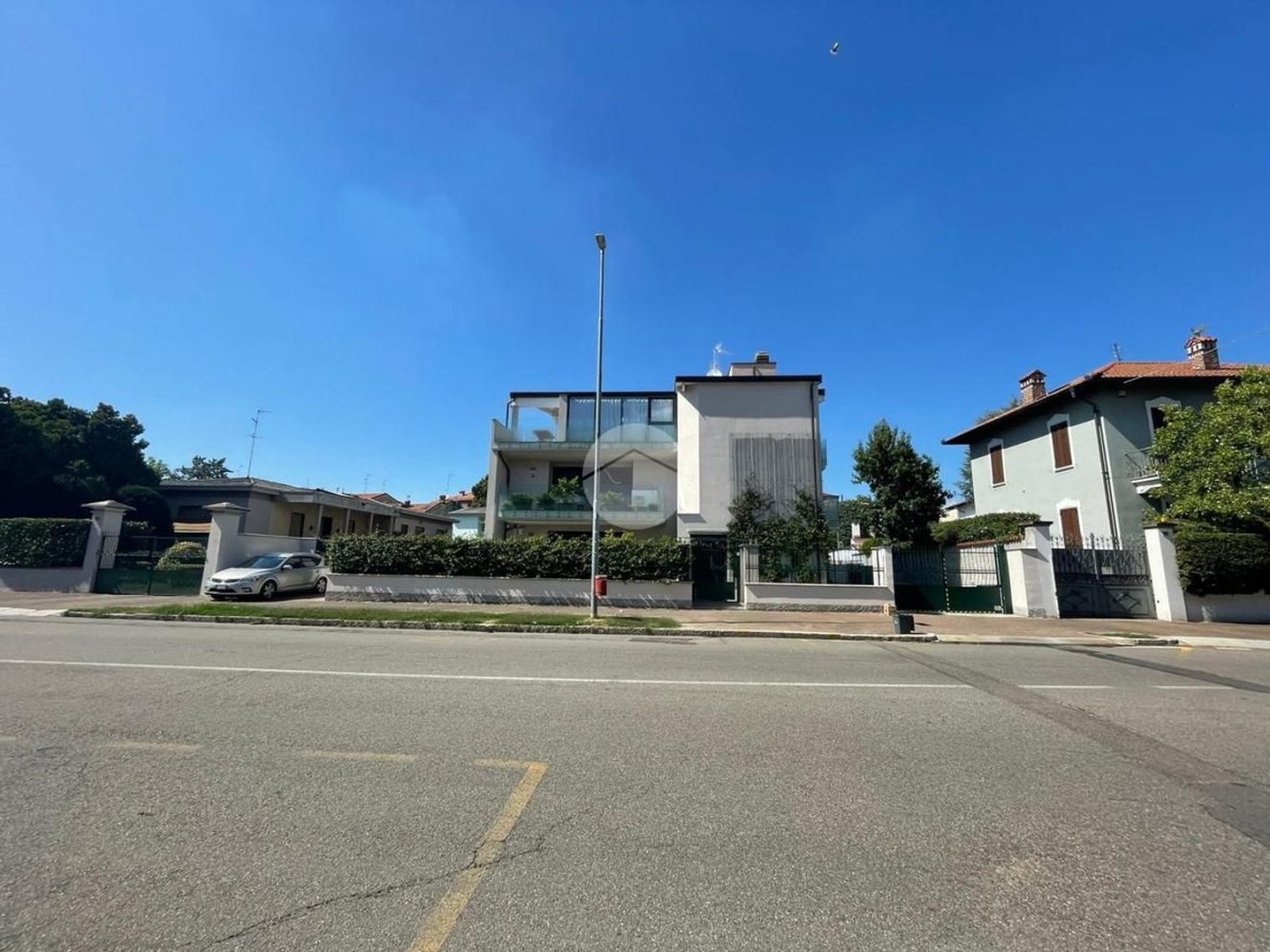 19m² Garage in Magenta, Italy No. 333294