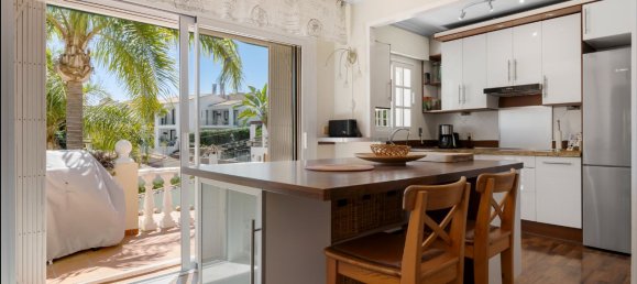 5 bedrooms Villa in Marbella, Spain No. 100485 2