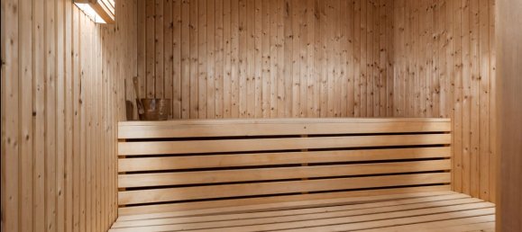 5 bedrooms Villa in Marbella, Spain No. 100485 3